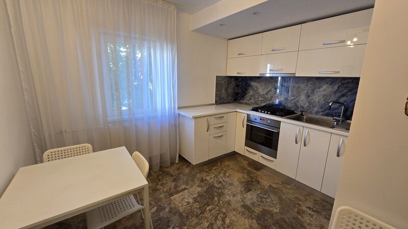 Pecineaga, Sector 5, garsoniera 40 mp.