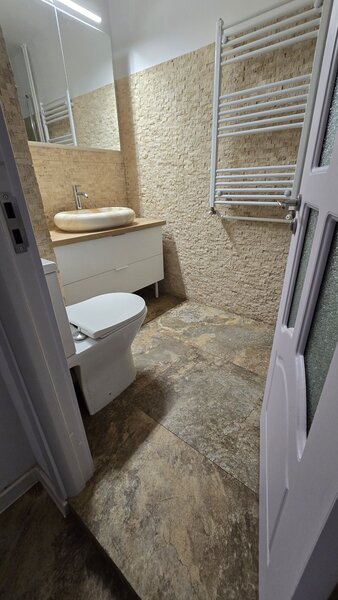 Pecineaga, Sector 5, garsoniera 40 mp.