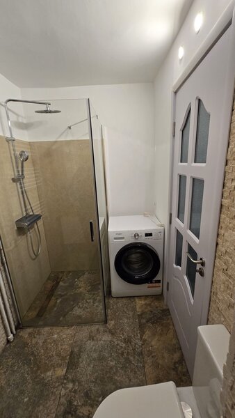 Pecineaga, Sector 5, garsoniera 40 mp.