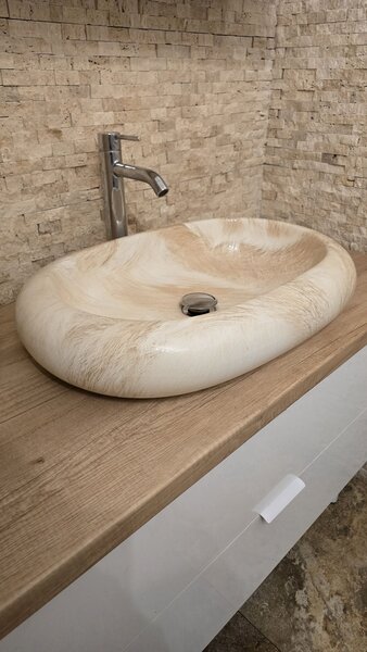 Pecineaga, Sector 5, garsoniera 40 mp.